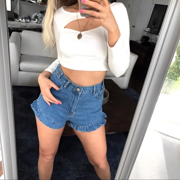 🆕 RUFFLED HIGH WAIST JEAN SHORTS! - Picture 2 of 8